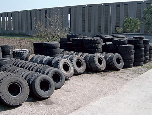 Earth moving tyre casings